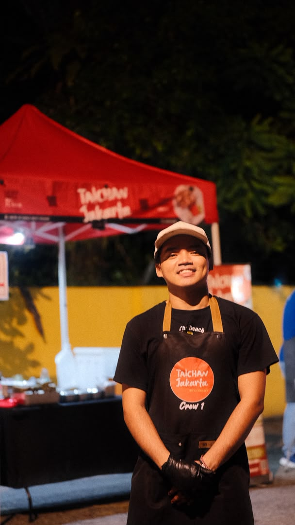 Taichan Jakarta Crew 1 in cap and gloves